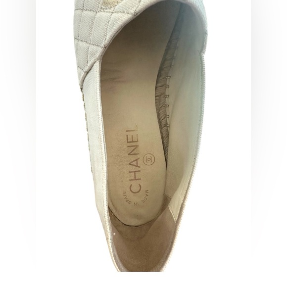 CHANEL Ivory Quilted Logo Espadrilles Size 39 - Picture 3 of 11